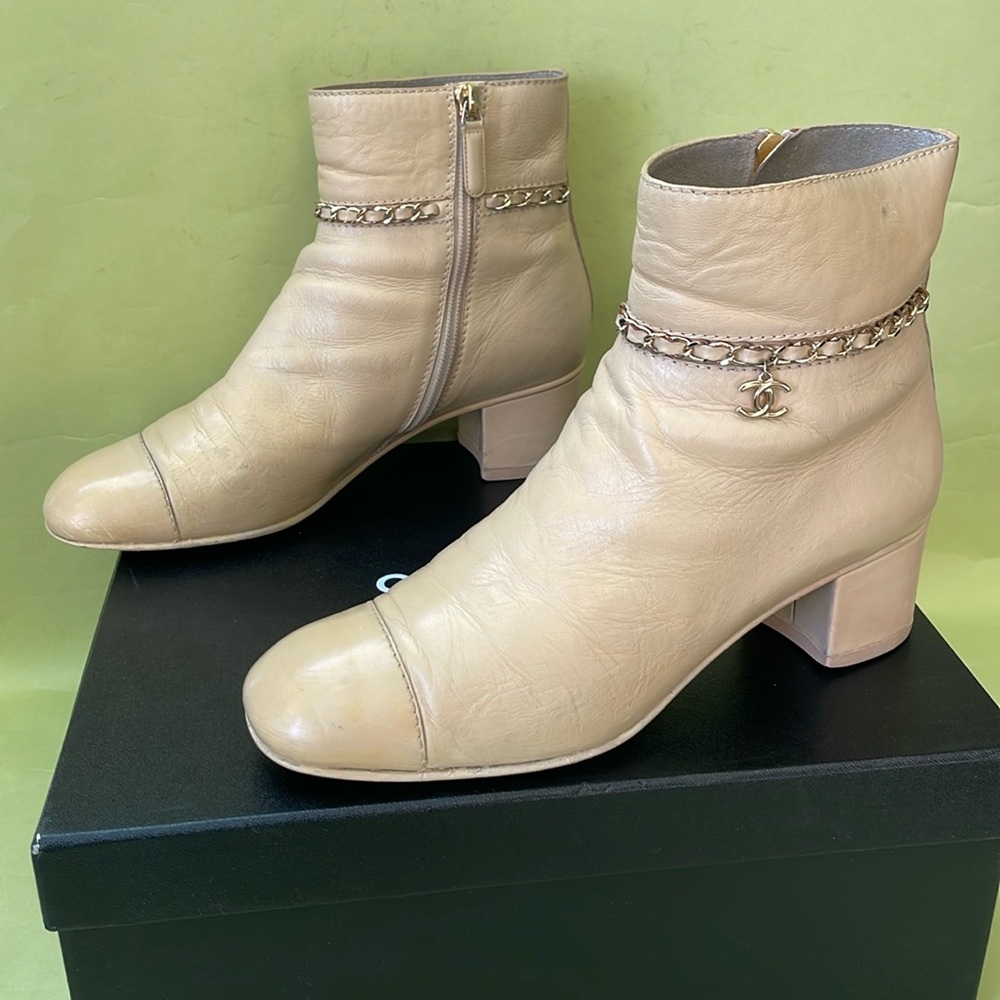 SALE❗️CHANEL Beige Leather Ankle Boots with Chain Detail
